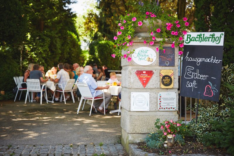 Eingang zum Gastgarten des Landgasthof Bachlerhofs in Kematen an der Ybbs (Niederösterreich)